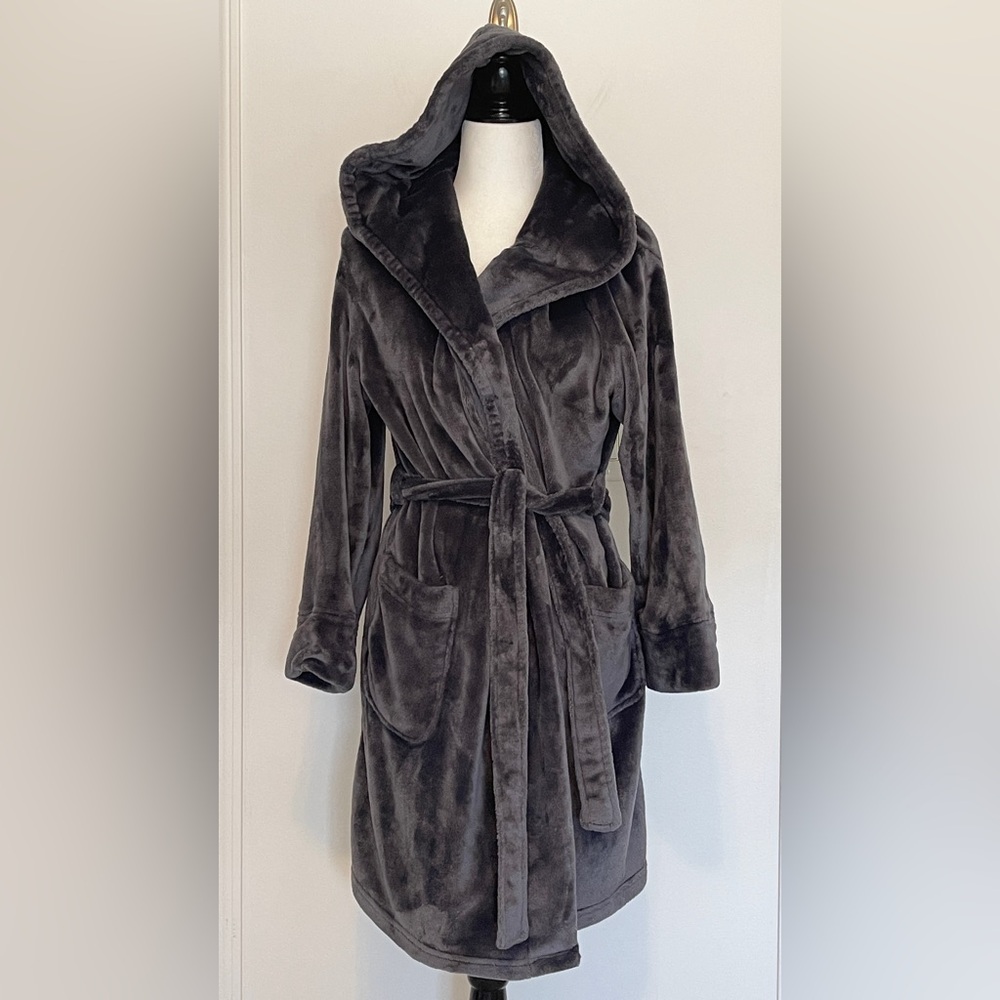 La Vie En Rose Charcoal Plush Robe size S/M